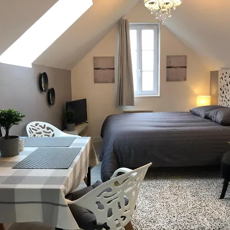 Maison Quatre Freres Лувье