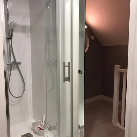 ベッド・アンド・ブレックファスト Maison Quatre Freres ルーヴィエ